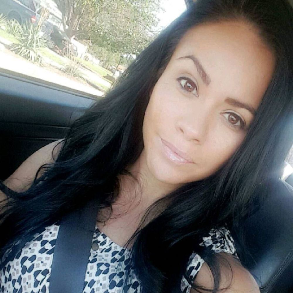 Meet your Posher, Dominique